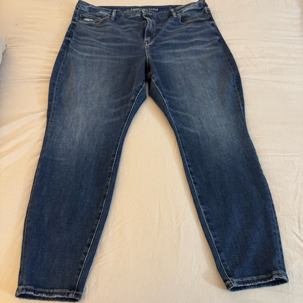 NEW AE American Eagle Women's Luxe Jeans BFF Jegging Medium Wash Size XL - Picture 1 of 5